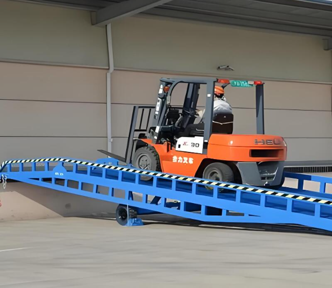 邳州移动式卸货平台（叉车用）